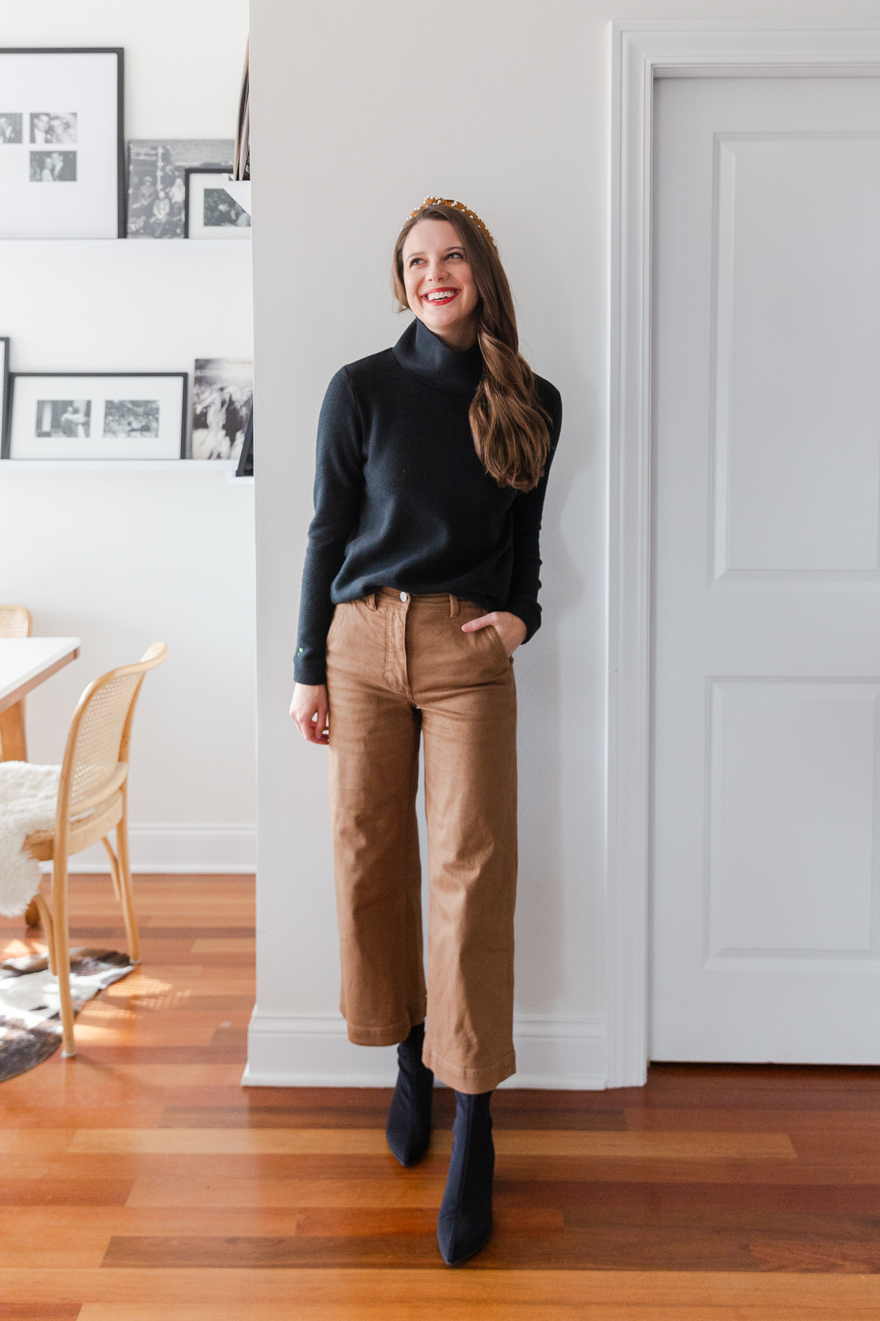 What shoes to wear with straight and wide-leg pants and jeans