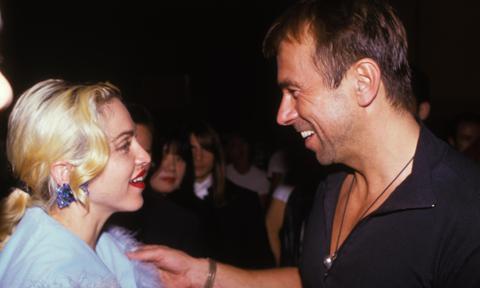 Thierry Mugler et Madonna lors d'un défilé en 1990