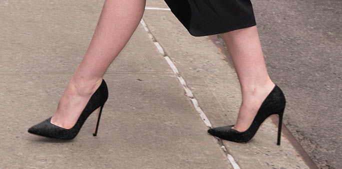 Elle Fanning, Stephen Colbert, Black Pumps