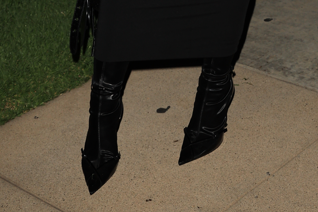 Julia Fox, all-black, boots, Los Angeles, March 31 2022