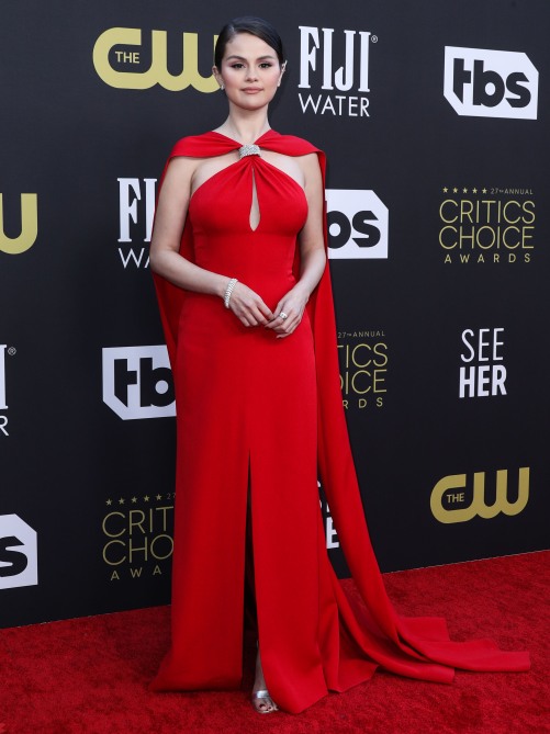 STYLECASTER | Selena Gomez Red Carpet Look