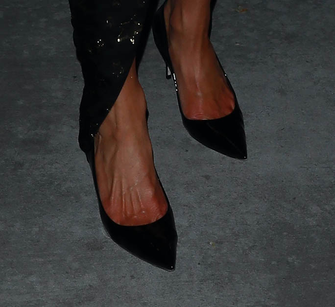 Paris Hilton, Black Pointy Pumps