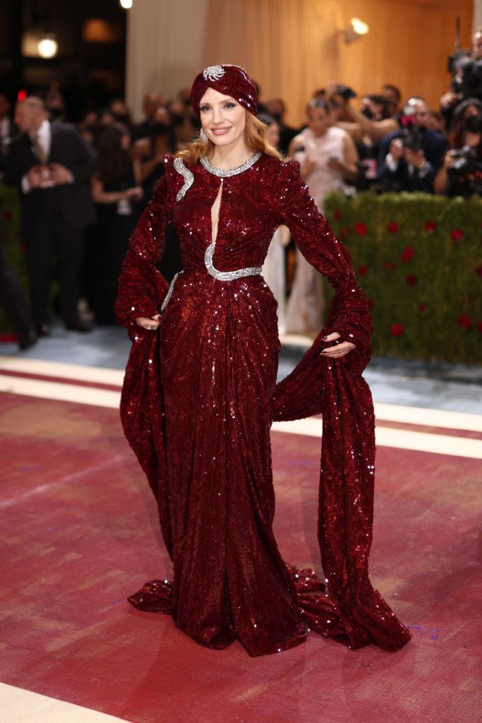 met gala, met gala best dressed, best dressed met gala, 2022 met gala, met gala 2022, best dressed, celebrity style, red carpet, met gala, met gala red carpet, Blake Lively wearing Atelier Versace and Ryan Reynolds walking on the red carpet at the 2022 Metropolitan Museum of Art Costume Institute Gala celebrating the opening of the exhibition titled In America: An Anthology of Fashion held at the Metropolitan Museum of Art in New York, NY on May 2, 2022. (Photo by Anthony Behar/Sipa USA)(Sipa via AP Images), gucci