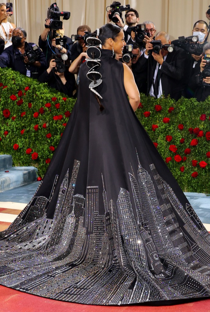 Alicia Keys wore a cape by Ralph Lauren at the Met Gala 2022.