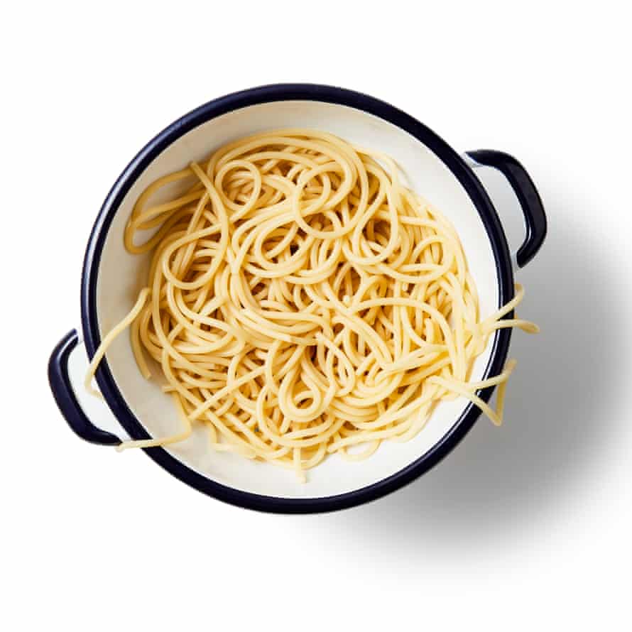 Felicity Cloake’s perfect pasta con le sarde 4a. Cook the pasta.