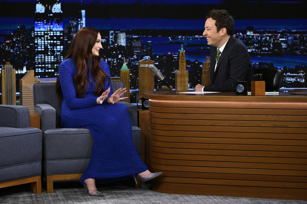  Proenza Schouler Cobalt Shibori Turtleneck Dress from the Pre-Fall 2022 collection, THE TONIGHT SHOW STARRING JIMMY FALLON -- Episode 1648 -- Pictured: (l-r) Actress Sophie Turner during an interview with host Jimmy Fallon on Friday, May 6, 2022 -- (Photo by: Todd Owyoung/NBC)