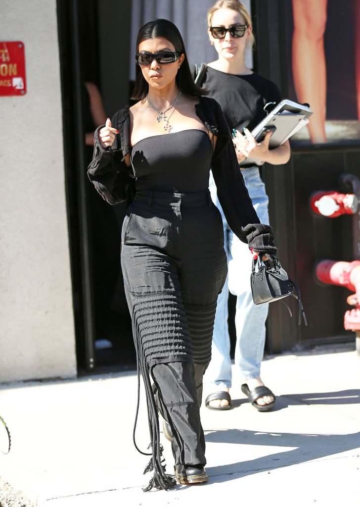 Kourtney Kardashian, Los Angeles, Combat Boots, Black Outfit