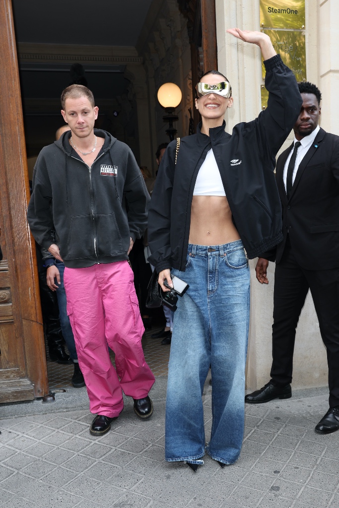 bella hadid, balenciaga, baggy jeans, crop top, black jacket, pointy shoes, haute couture