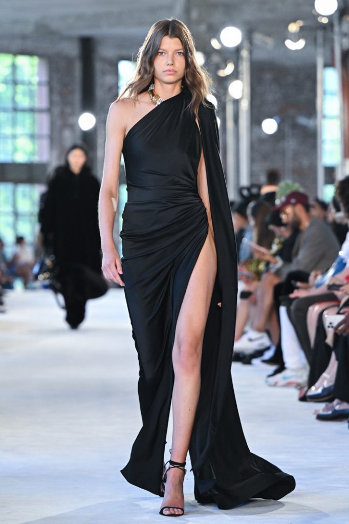 Alexandre Vauthier Paris Haute Couture Fall Winter 2022 2023 - Getty 1406998355 Stephane Cardinale - Corbis