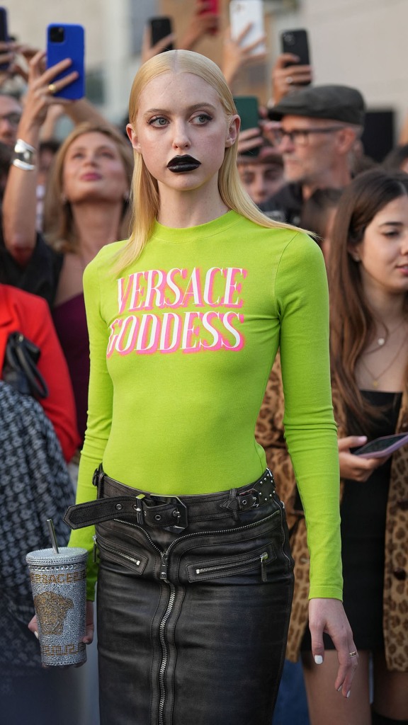 Chloe Cherry is seen on the front row of the Versace Fashion Show during the Milan Fashion Week Womenswear Spring/Summer 2023 on September 23, 2022 in Milan, Italy. 