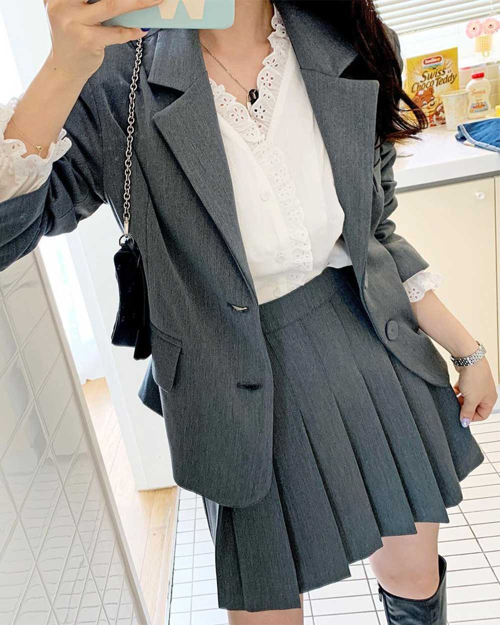 Korean fashion trend: Schoolgirl Tennis Skirt