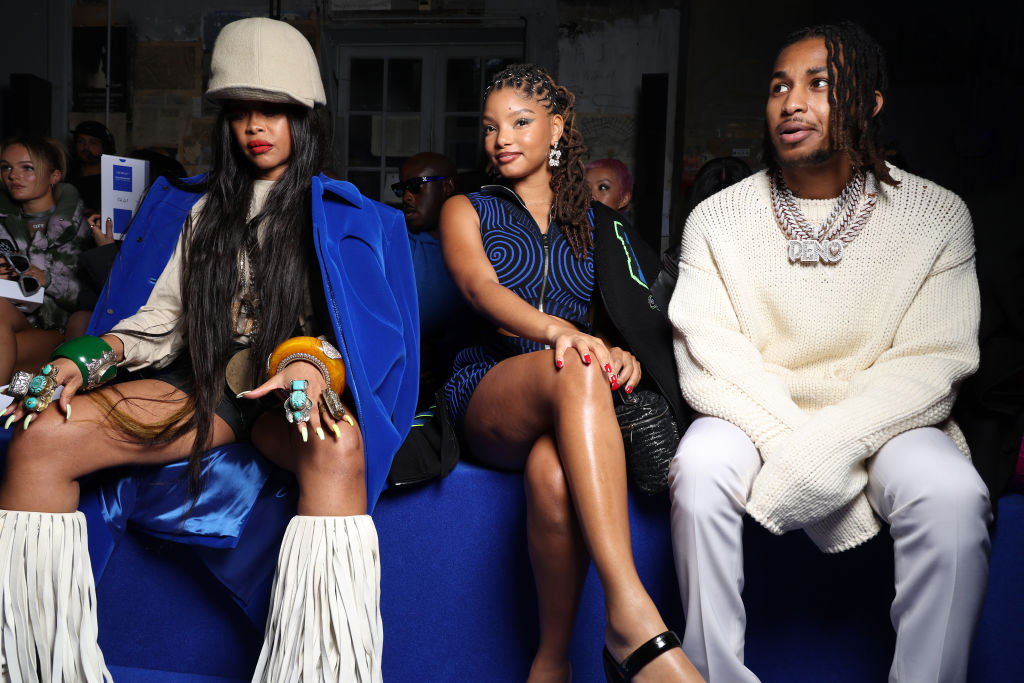 PARIS, FRANCE - SEPTEMBER 29: (EDITORIAL USE ONLY - For Non-Editorial use please seek approval from Fashion House) (L-R) Erykah Badu, Halle Bailey and DDG (Darryl Granberry) attend the Off-White Womenswear Spring/Summer 2023 show as part of Paris Fashion Week on September 29, 2022 in Paris, France. (Photo by Pascal Le Segretain/Getty Images)