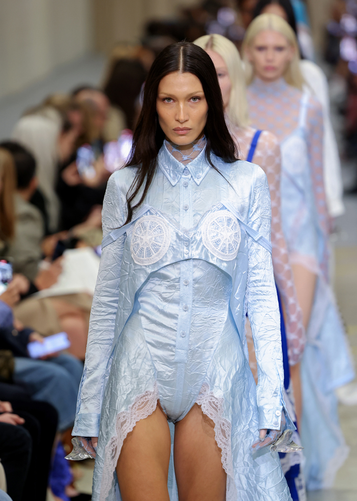 Model Bella Hadid on the Burberry ss23 runway during London Fashion Week September 2022 (Photo by Tim Whitby/BFC/Getty Images)