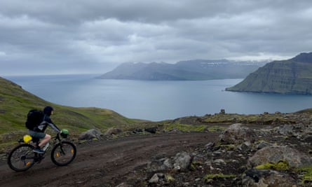Kevin Rushby cycles past Loðmundarfjörður.