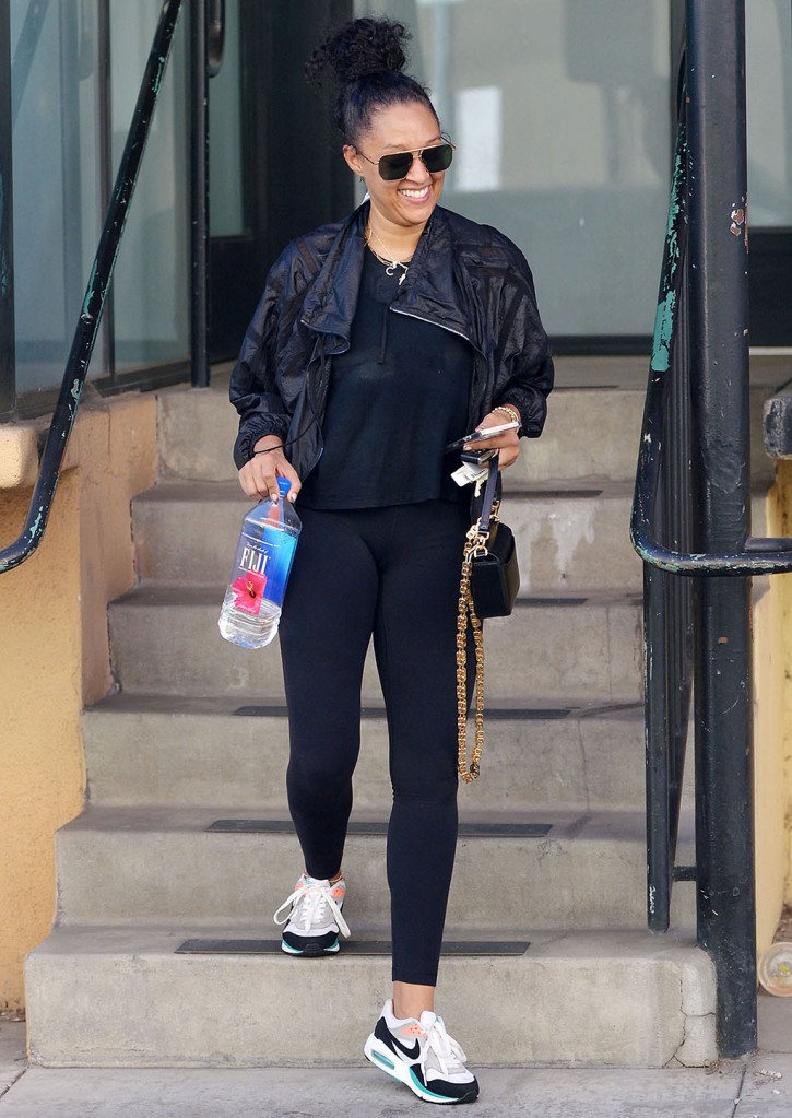 Tia Mowry is all smiles while working up a sweat at the gym in L.A. Wednesday 19 Oct 2022. 
