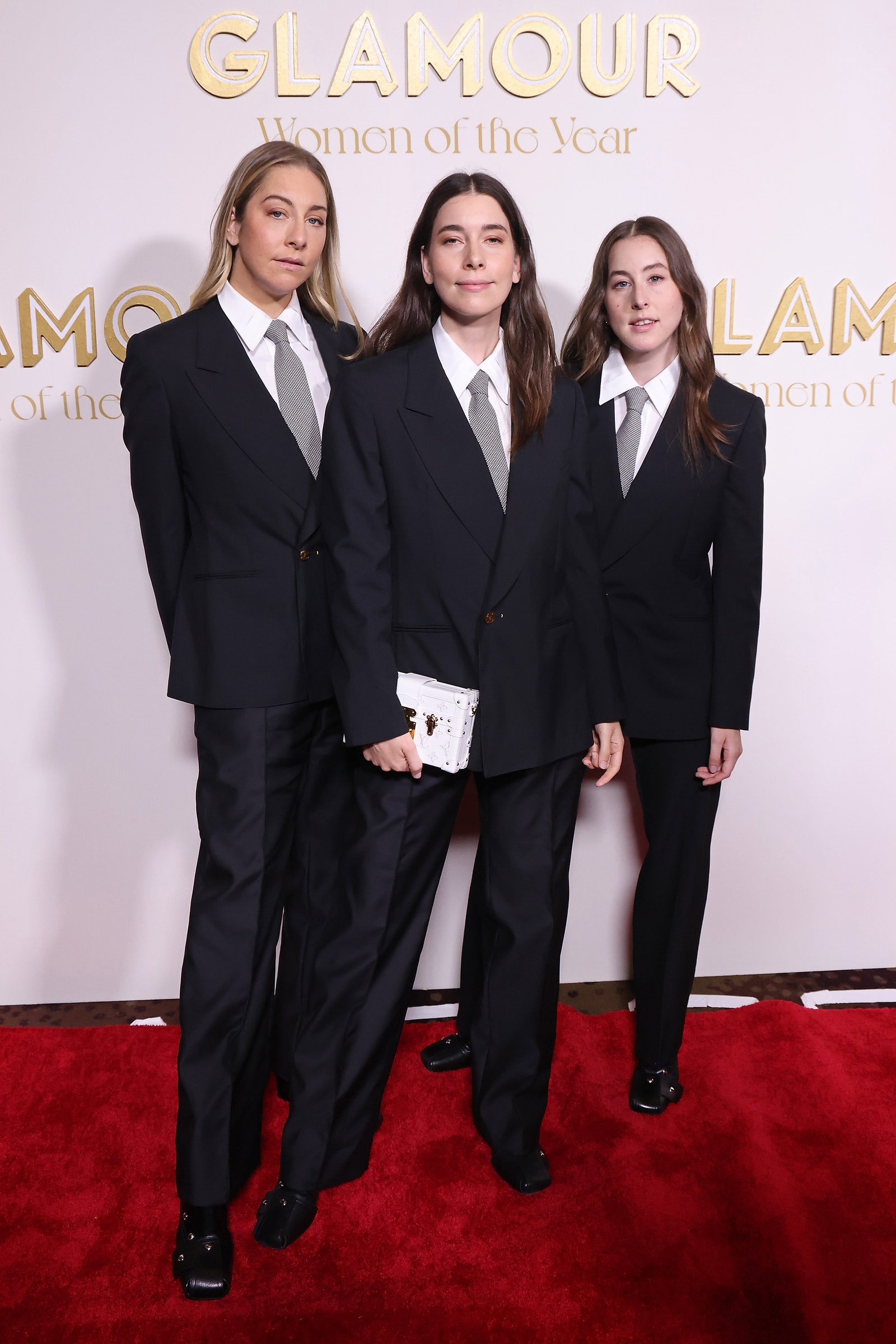 NEW YORK NEW YORK  NOVEMBER 01 Este Haim Danielle Haim and Alana Haim attend the 2022 Glamour Women of the Year Awards...