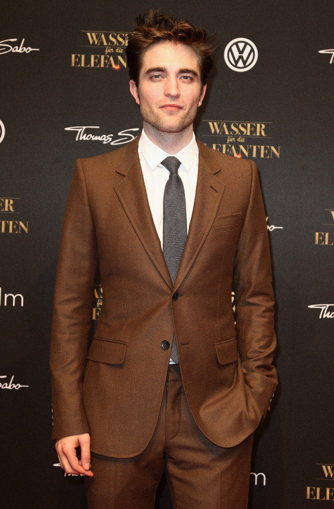 how to wear a brown suit, men's dressy style 2019