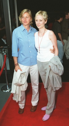 8/3/00 Ellen DeGeneres and Anne Heche at Showtime's 