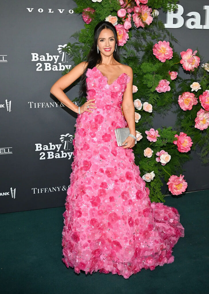 Jessica Alba Wore Carolina Herrera To The Baby2Baby Gala