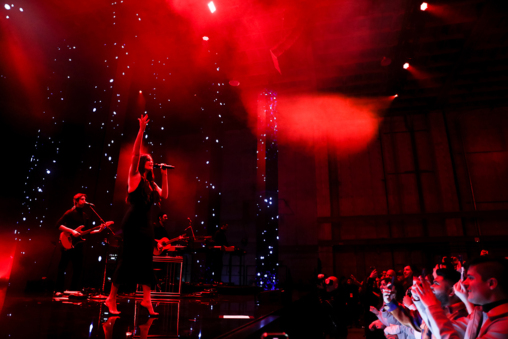 Kacey Musgraves at AMERICAN EXPRESS® PLATINUM X SAKS private concert in Los Angeles on Dec. 15, 2022.