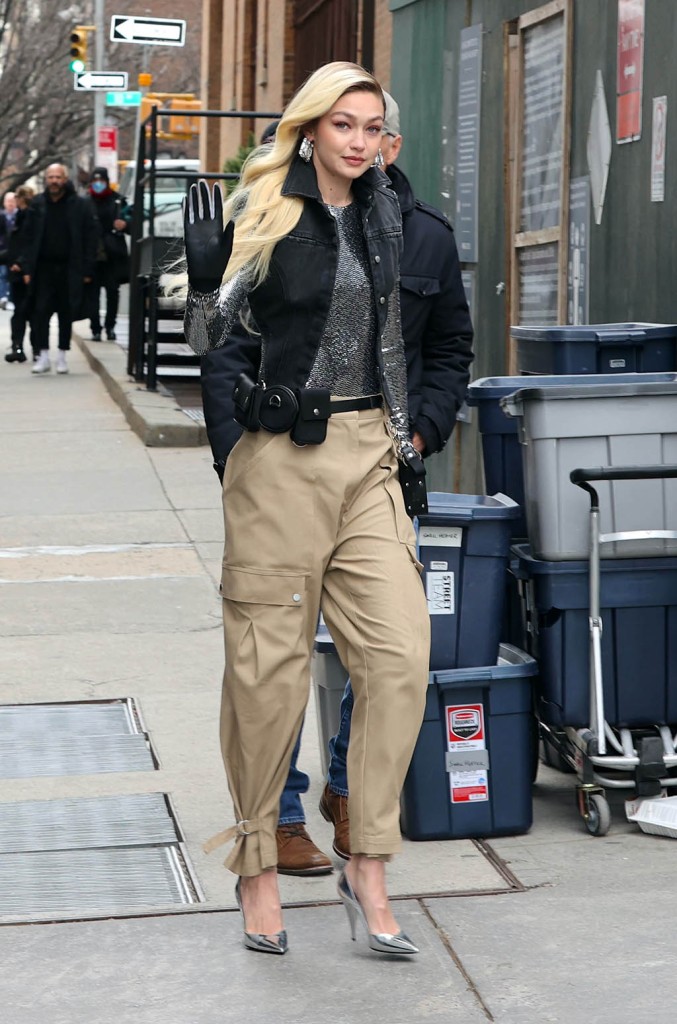 Gigi Hadid, Maybelline commercial, New York City, Pumps 