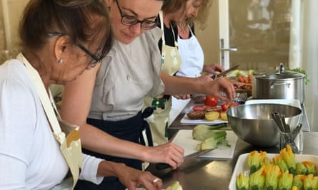 cooking class with fennel, courgette flowers and other veg