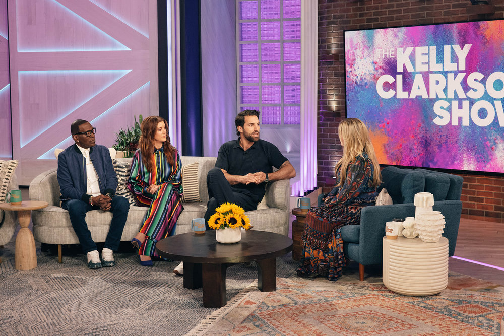 THE KELLY CLARKSON SHOW -- Episode J094 -- Pictured: (l-r) Randy Jackson, Kate Walsh, Paul Rabil, Kelly Clarkson -- (Photo by: Weiss Eubanks/NBCUniversal)