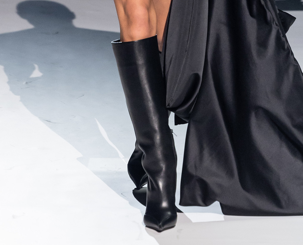 Irina Shayk walks the runway during the Mugler Haute Couture fall 2023 show as part of Paris Fashion Week on Jan. 26, 2023 in Paris.