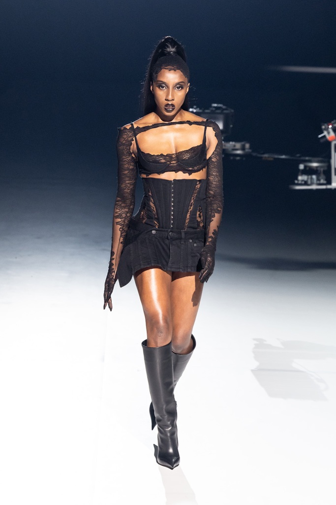 Ziwe walks the runway during the Mugler's fall 2023 show as part of Paris Fashion Week on Jan. 26, 2023 in Paris.