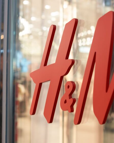 H&M Drops as Surging Costs Nearly Wipe Out Earnings