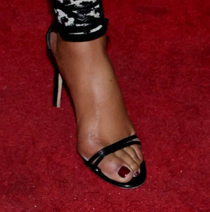 Tiffany Haddish, Sports Illustrated Super Bowl Party, Red Carpet, Strappy Sandals 