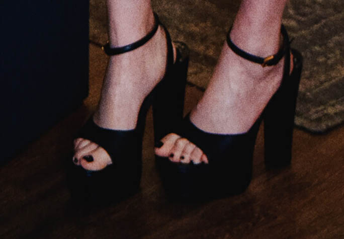 Natasha Lyonne, Platform Sandals, James Corden 