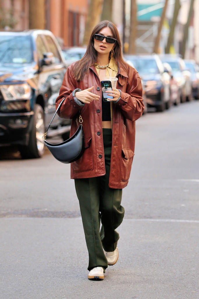 Emily Ratajkowski, Street Style, Celebrity Style, New York City, Sneakers