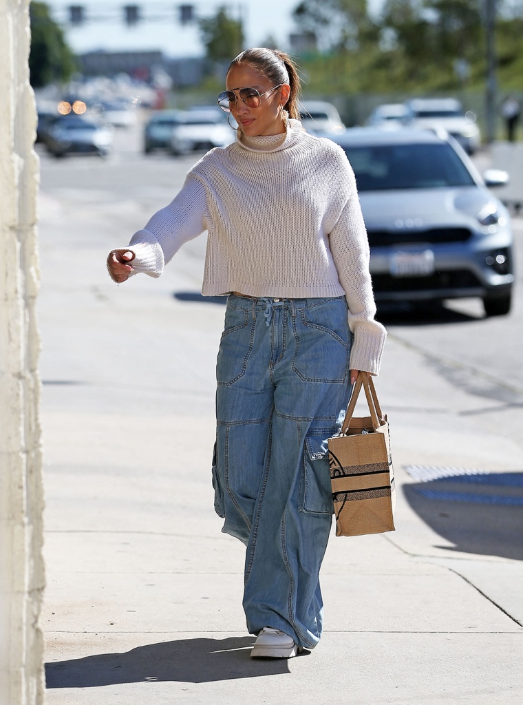 Jennifer Lopez is seen arriving at a dance studio in Los Angeles on Feb. 15, 2023.
