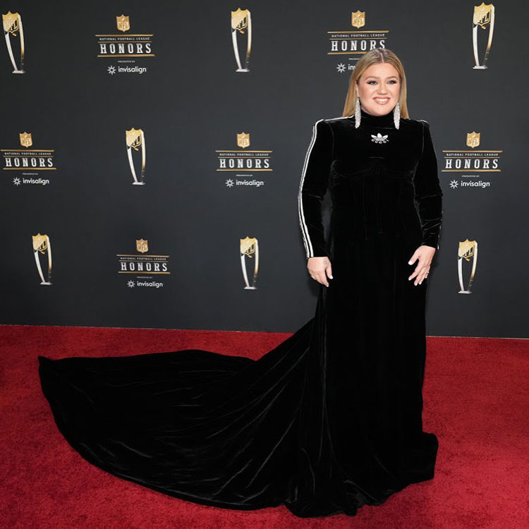 Kelly Clarkson Wore adidas x Gucci To The 2023 NFL HonorsKelly Clarkson Wore adidas x Gucci To The 2023 NFL Honors