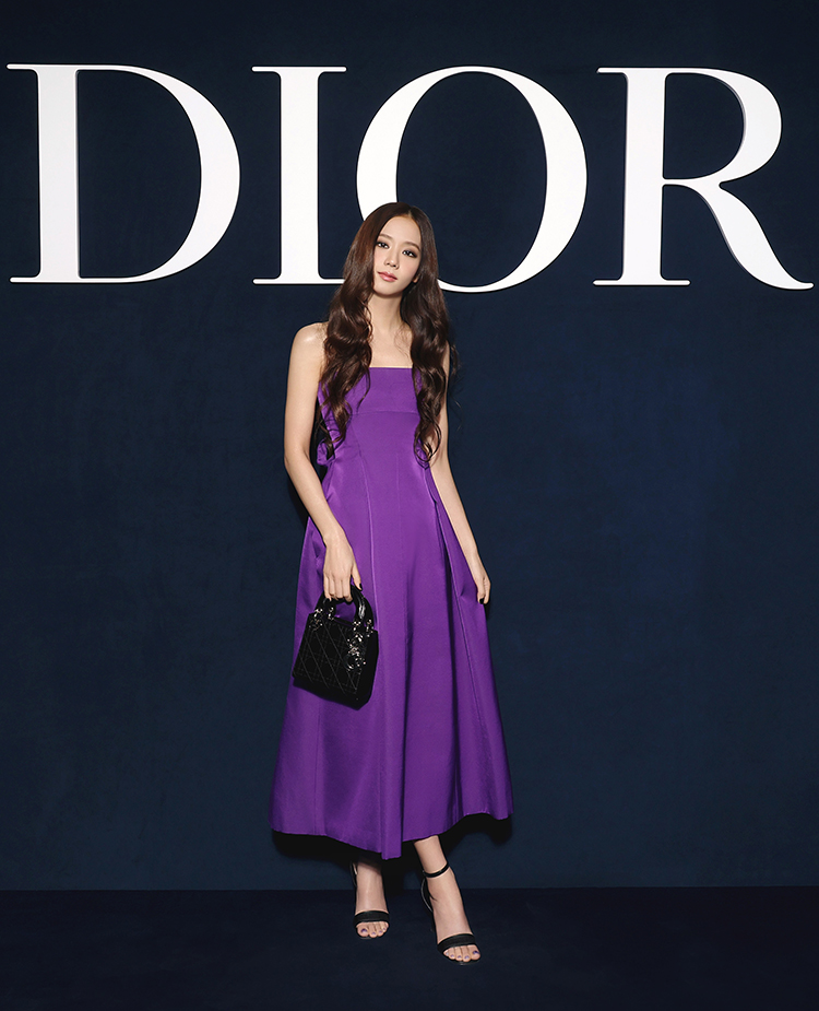 Jisoo attends the Christian Dior Womenswear Fall Winter 2023-2024