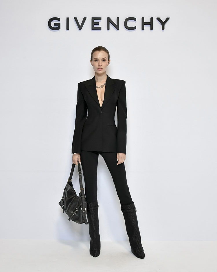 Josephine Skriver
Front Row @ Givenchy Fall 2023