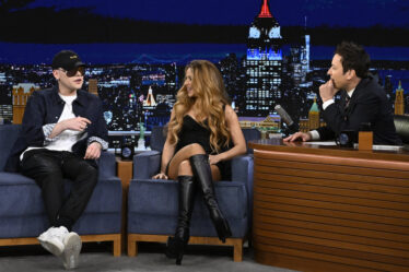 THE TONIGHT SHOW STARRING JIMMY FALLON -- Episode 1812 -- Pictured: (l-r) DJ Bizarrap and singer Shakira during an interview with host Jimmy Fallon on Friday, March 10, 2023 -- (Photo by: Todd Owyoung/NBC)