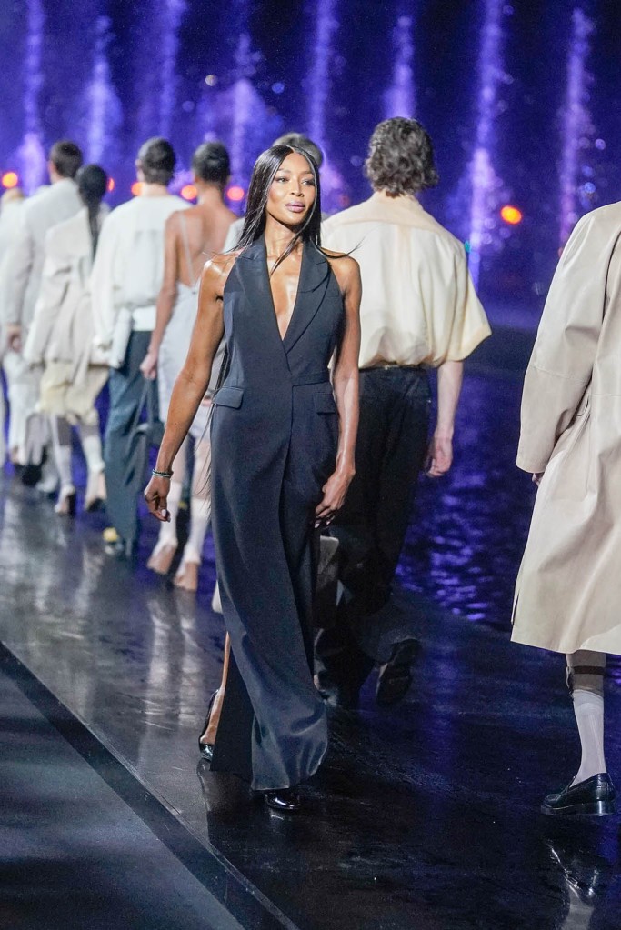 Naomi Campbell, Boss Spring 2023 Miami Fashion Show, Runway, Pumps 