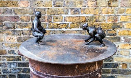 A sculpture of two sumo wrestlers in Trinity Buoy Wharf, London