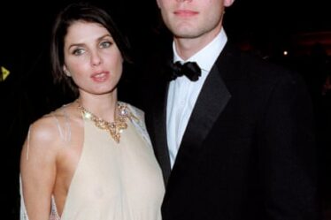 Sadie Frost with Jude Law at the Vanity Fair Oscars afterparty in 2000.