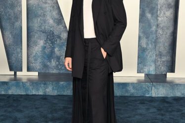 Adam Di Marco
Dior
2023 Vanity Fair Oscar Party Menswear