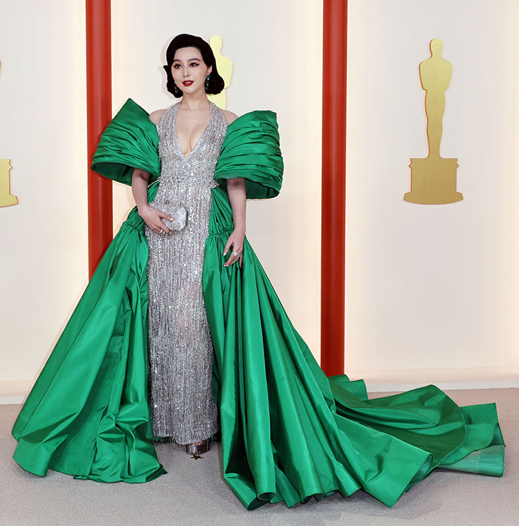 Fan Bingbing Wore Tony Ward Couture To The 2023 Oscars

Tony Ward Spring 2023 Couture
