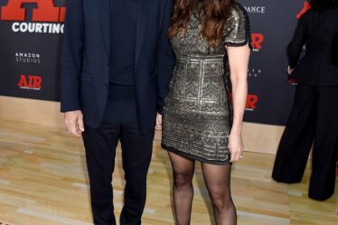 Jason Bateman and Amanda Anka attended the world premiere of