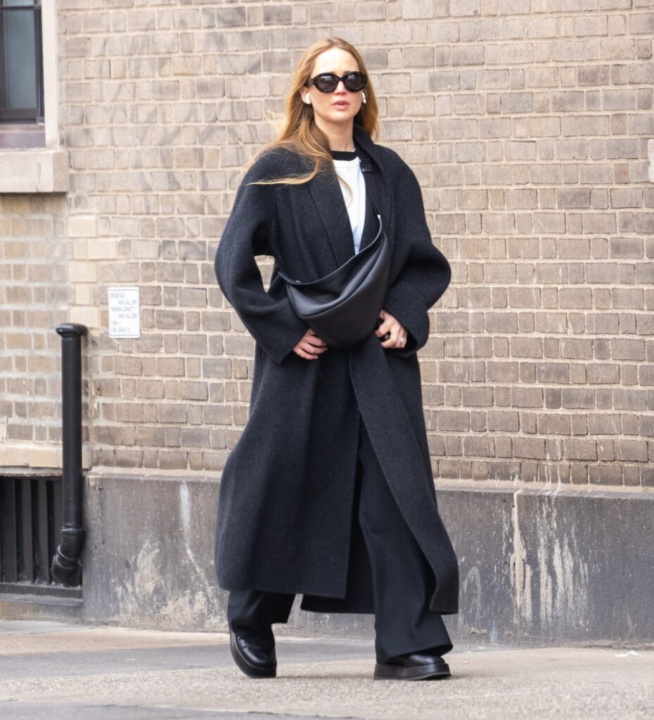 Jennifer Lawrence Updated the New York Uniform With the Perfect Luxe ...