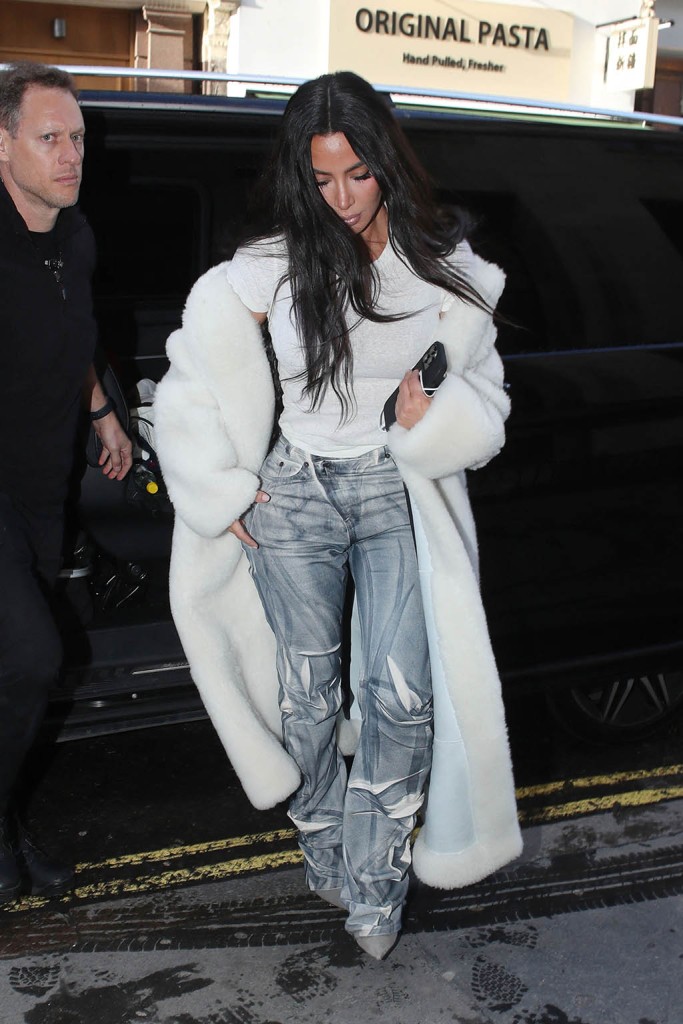 Kim Kardashian, London, Celebrity Style, Fuzzy Coat, Pointy Heels 