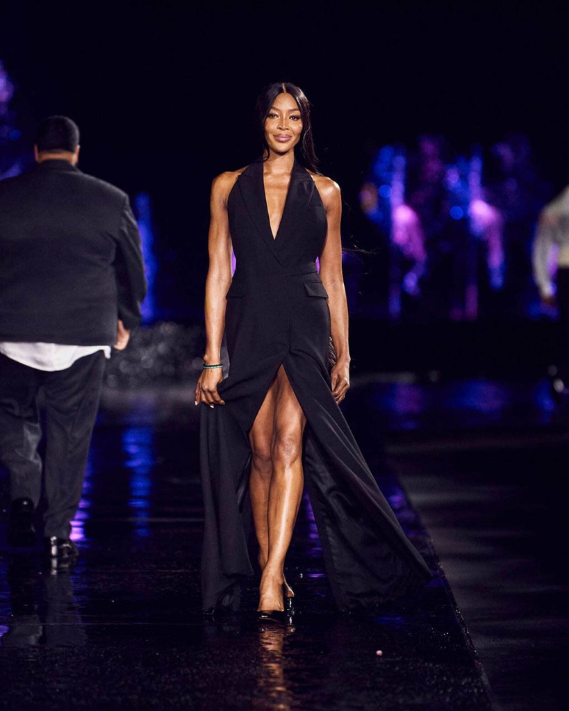 Naomi Campbell, Boss Spring 2023 Miami Fashion Show, Runway, Pumps 