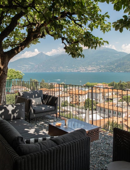 The verandah with views over Lake Como