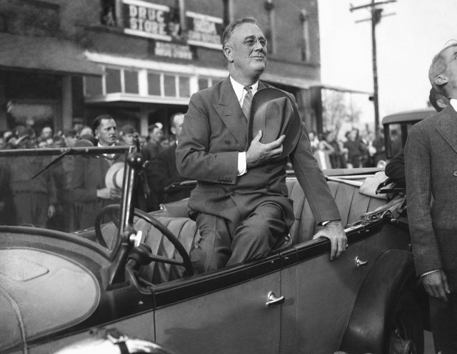 FDR in a suit