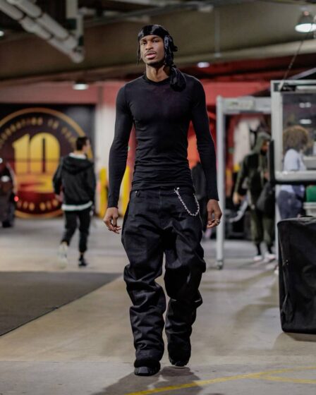 Shai-Gilgeous Alexander 's exhibiting his streetwear high fashion mash-up on his tunnel walk.